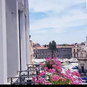 Fera O' Luni 2*, Katanya İtalya